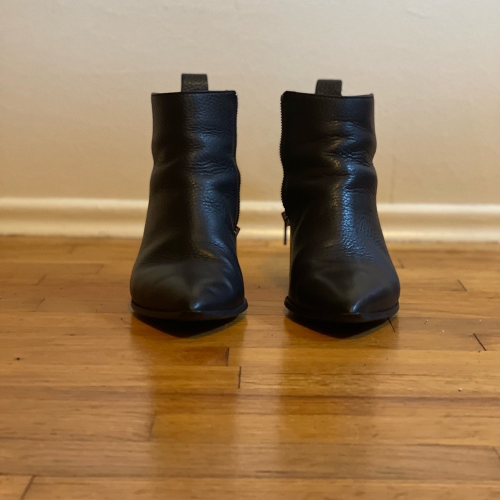 Everlane The Boss Boot black pebbled leather size 7.5